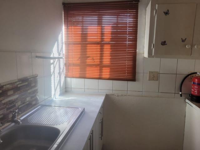 2 Bedroom Apartment / Flat For Sale in Ehrlich Park