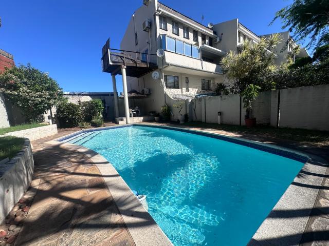 2 Bedroom Apartment / Flat For Sale in Essenwood