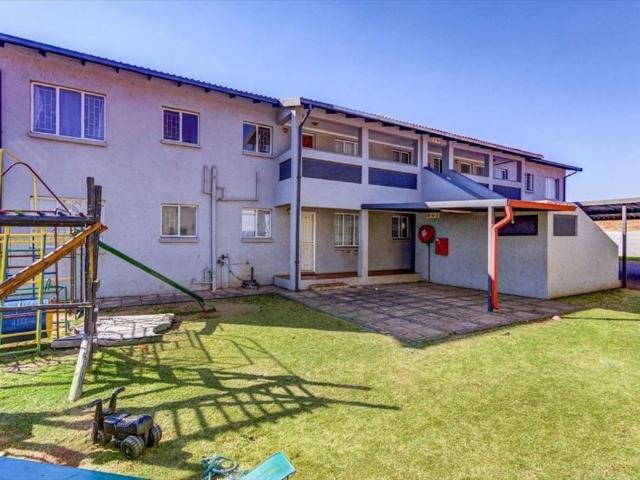 2 Bedroom Apartment / Flat For Sale in Kempton Park AH