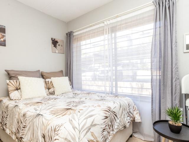 2 Bedroom Apartment / Flat For Sale in Honeydew