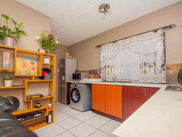 2 Bedroom Apartment / Flat For Sale in Honeydew