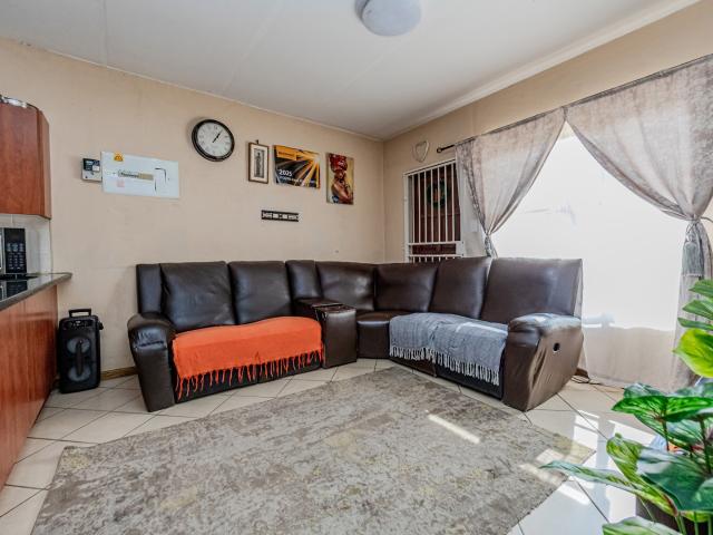 2 Bedroom Apartment / Flat For Sale in Honeypark