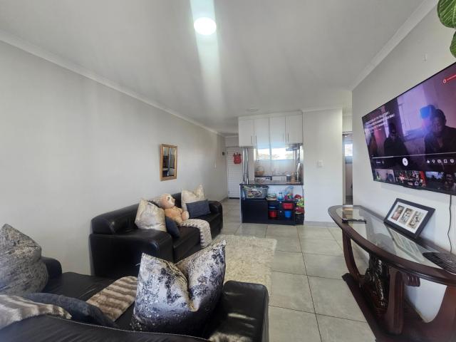 2 Bedroom Apartment / Flat For Sale in Hayfields