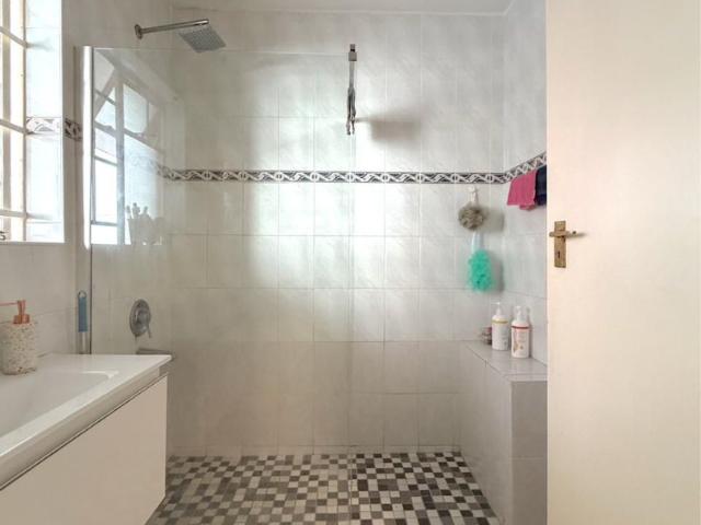 2 Bedroom Apartment / Flat For Sale in Humewood
