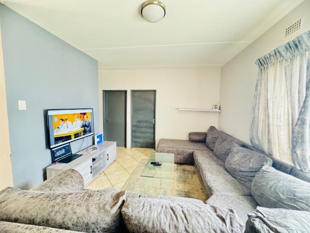 2 Bedroom Apartment / Flat For Sale in Jabulani