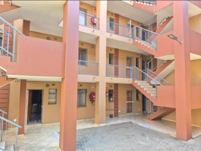 2 Bedroom Apartment / Flat For Sale in Jabulani