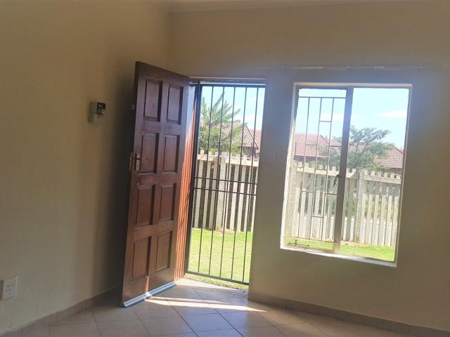 2 Bedroom Apartment / Flat For Sale in Olievenhoutbosch