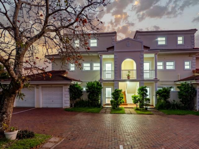 2 Bedroom Apartment / Flat For Sale in La Lucia