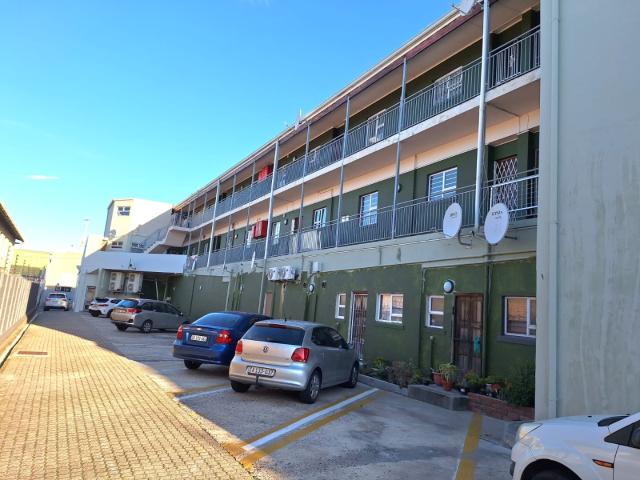 2 Bedroom Apartment / Flat For Sale in Lansdowne