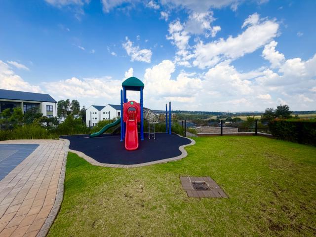2 Bedroom Apartment / Flat For Sale in Linbro Park
