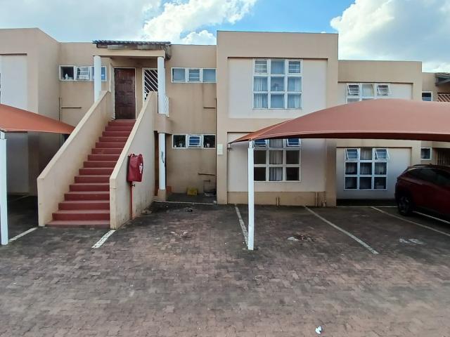 2 Bedroom Apartment / Flat For Sale in Mondeor