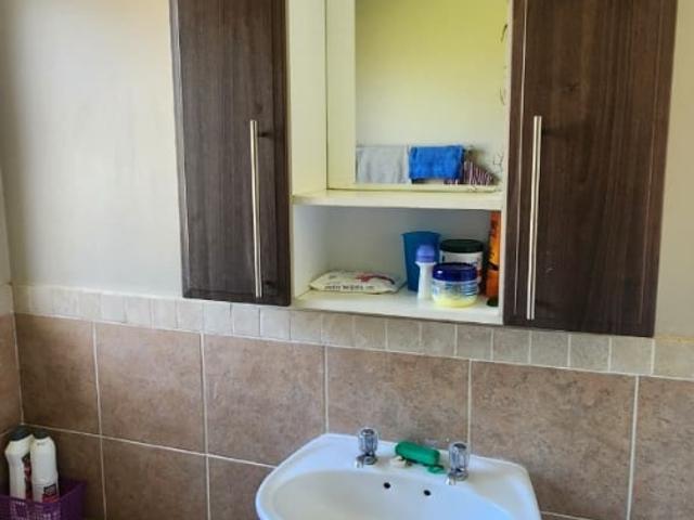 2 Bedroom Apartment / Flat For Sale in Mooikloof Ridge