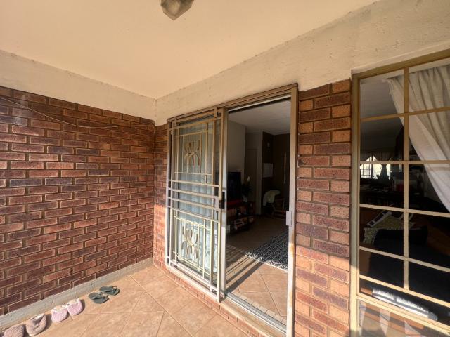 2 Bedroom Apartment / Flat For Sale in Mooikloof Ridge