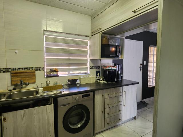 2 Bedroom Apartment / Flat For Sale in Moreleta Park
