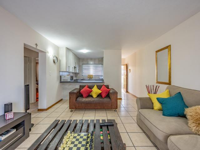 2 Bedroom Apartment / Flat For Sale in Moreleta Park