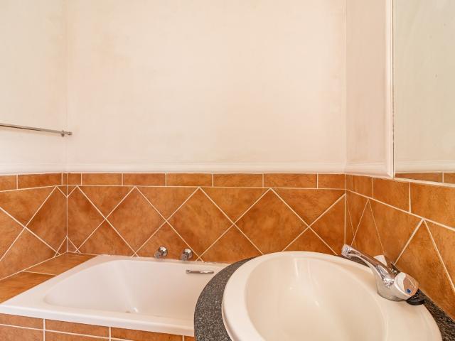 2 Bedroom Apartment / Flat For Sale in Morningside