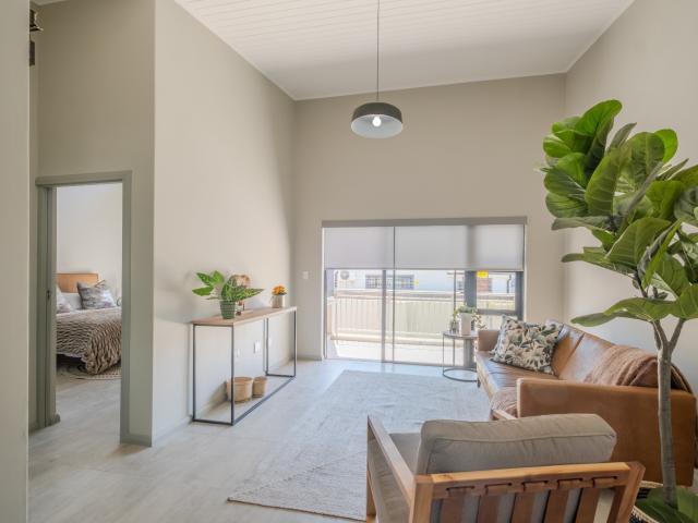 2 Bedroom Apartment / Flat For Sale in Menlo Park