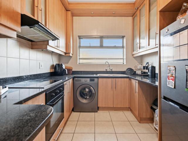2 Bedroom Apartment / Flat For Sale in Milnerton Central