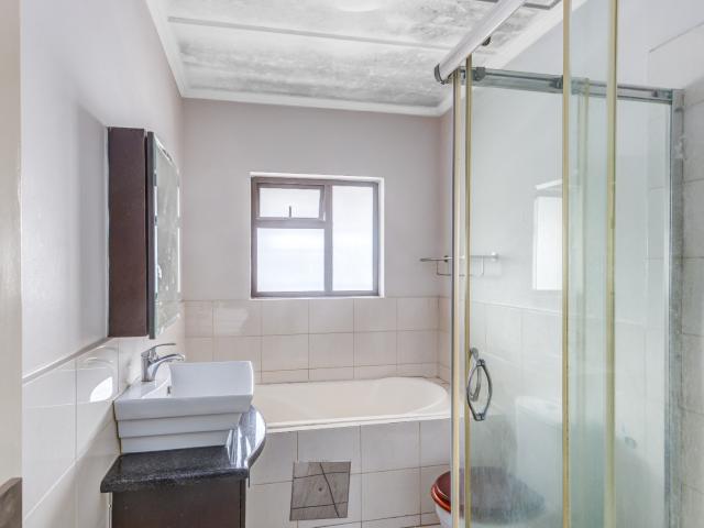 2 Bedroom Apartment / Flat For Sale in Noordwyk