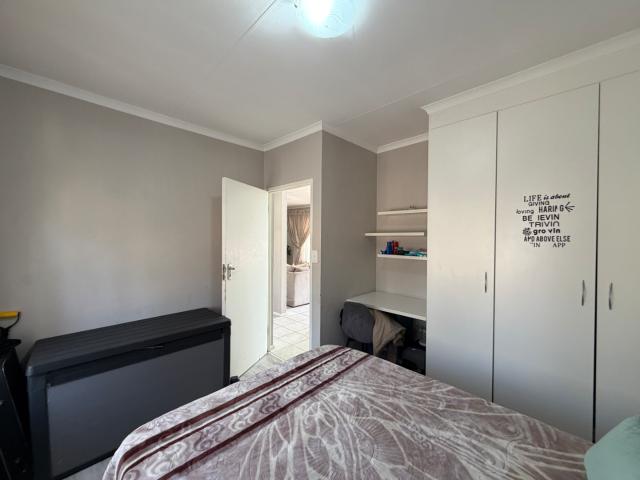 2 Bedroom Apartment / Flat For Sale in Noordwyk