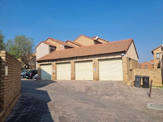 2 Bedroom Apartment / Flat For Sale in Noordwyk