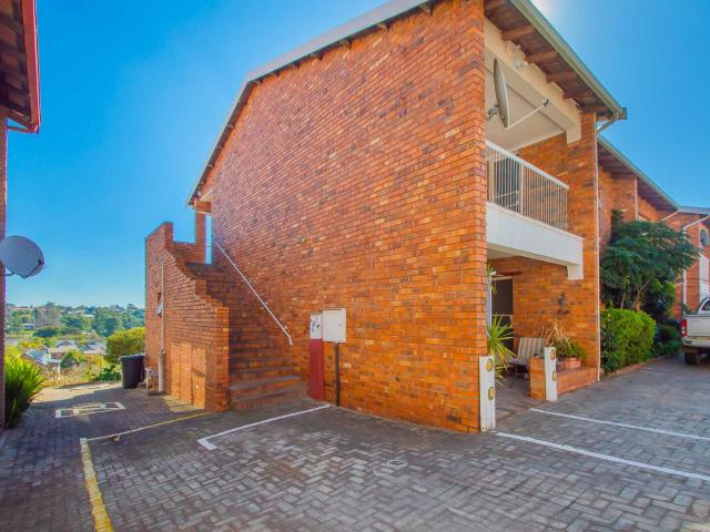 2 Bedroom Apartment / Flat For Sale in Noordheuwel