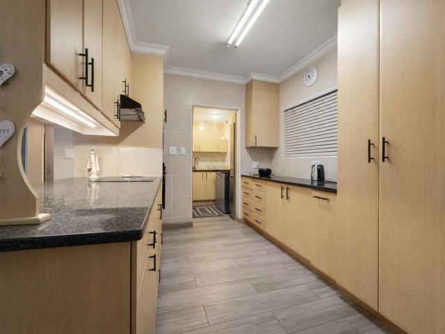 2 Bedroom Apartment / Flat For Sale in Norton Park