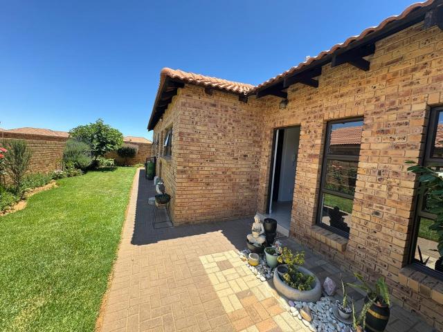 2 Bedroom Apartment / Flat For Sale in Naudeville