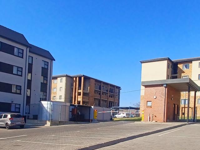 2 Bedroom Apartment / Flat For Sale in South Hills