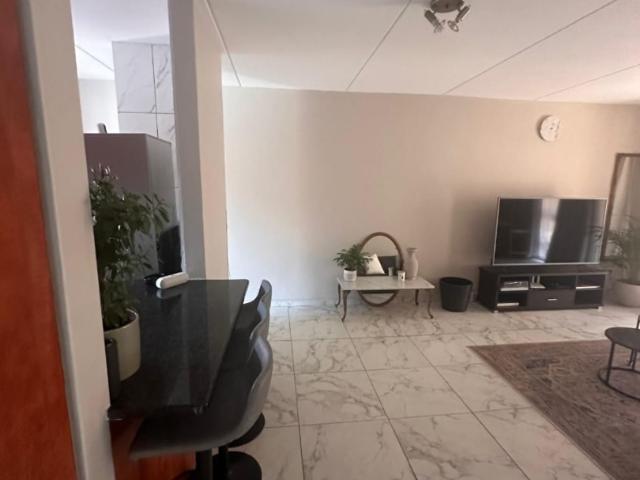 2 Bedroom Apartment / Flat For Sale in Sonneveld