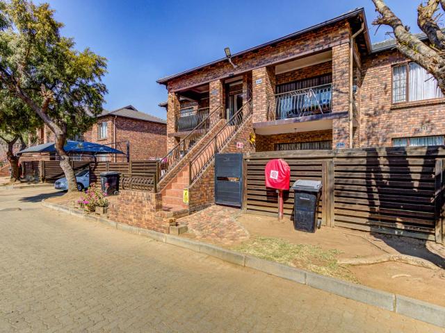 2 Bedroom Apartment / Flat For Sale in Sonneveld