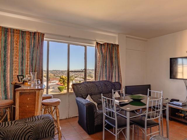 2 Bedroom Apartment / Flat For Sale in Sophiatown