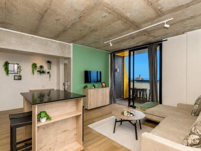 2 Bedroom Apartment / Flat For Sale in Sea Point