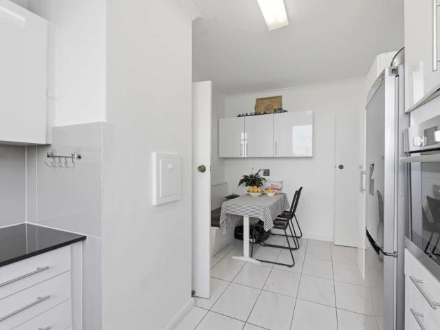 2 Bedroom Apartment / Flat For Sale in Sea Point