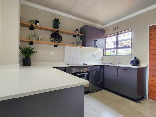 2 Bedroom Apartment / Flat For Sale in Sinoville