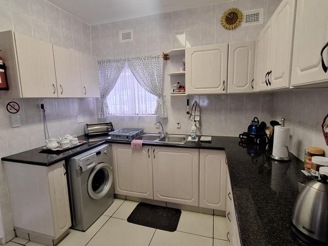 2 Bedroom Apartment / Flat For Sale in St Michaels On Sea