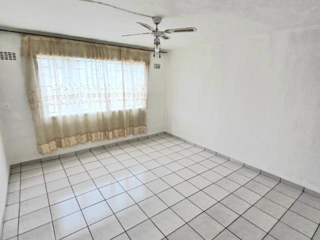 2 Bedroom Apartment / Flat For Sale in Stonebridge