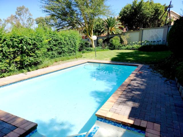 2 Bedroom Apartment / Flat For Sale in Paulshof