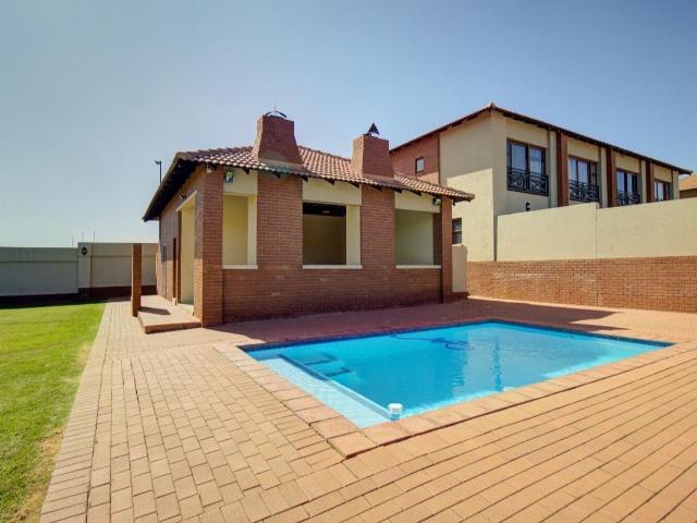 2 Bedroom Apartment / Flat For Sale in Pretoriuspark