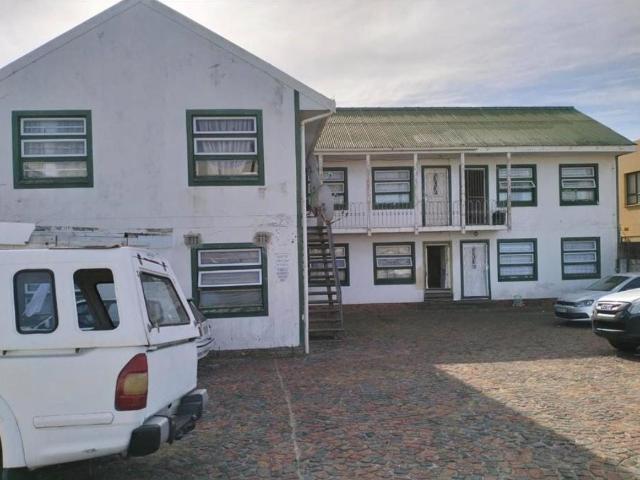 2 Bedroom Apartment / Flat For Sale in Quigney