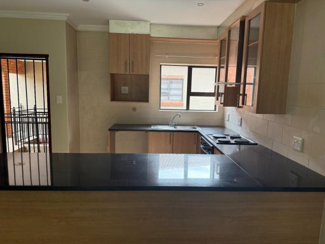 2 Bedroom Apartment / Flat For Sale in Roodepoort
