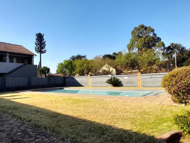 2 Bedroom Apartment / Flat For Sale in Ravenswood