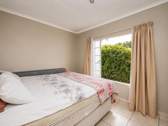2 Bedroom Apartment / Flat For Sale in Radiokop