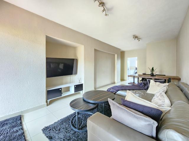 2 Bedroom Apartment / Flat For Sale in Woodmead