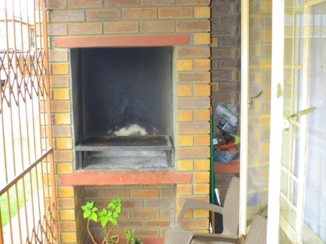 2 Bedroom Apartment / Flat For Sale in Waterval East