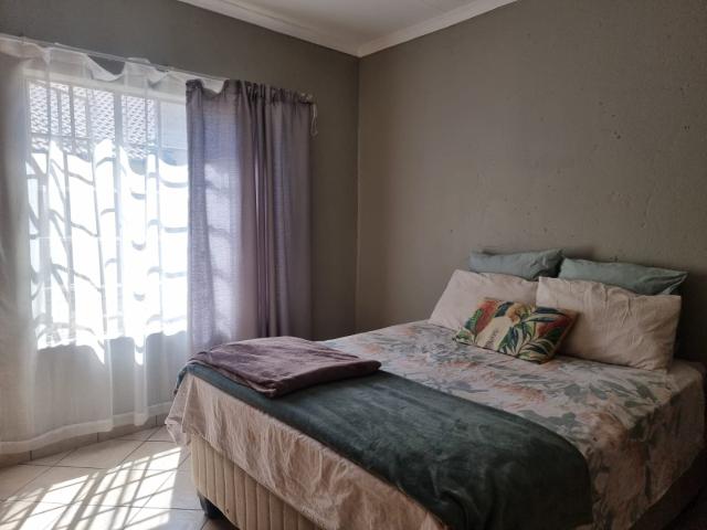 2 Bedroom Apartment / Flat For Sale in Waterval East
