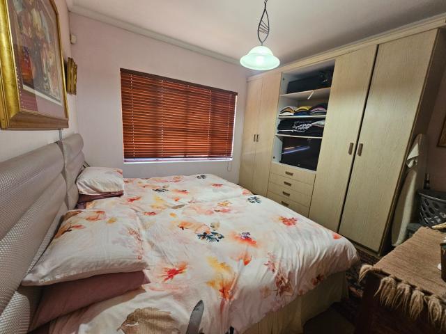 2 Bedroom Apartment / Flat For Sale in Waterval East