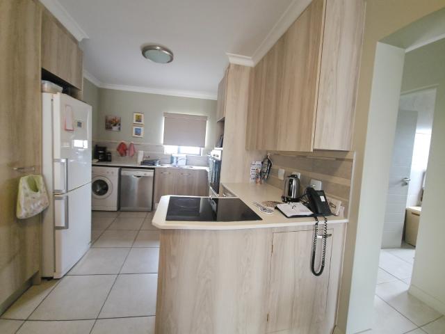 2 Bedroom Apartment / Flat For Sale in Waterkloof Ridge