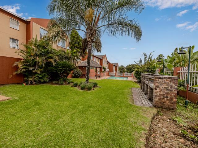 2 Bedroom Apartment / Flat For Sale in Weltevreden Park