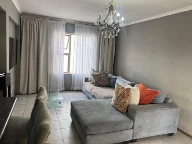 2 Bedroom Apartment / Flat For Sale in Winchester Hills